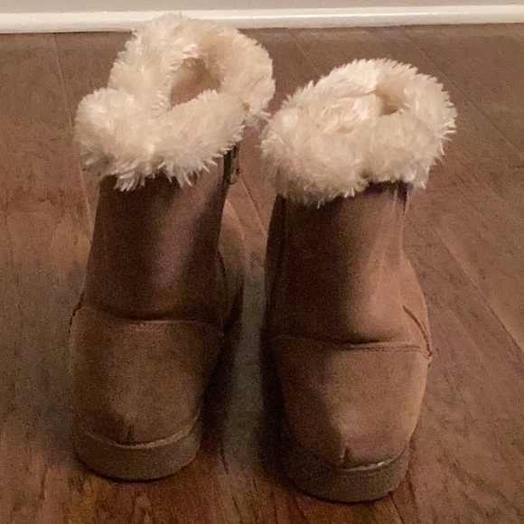 Suede Leather Upper Faux Fur Tan Casual Winter Boots. Size 8 - Picture 4 of 7
